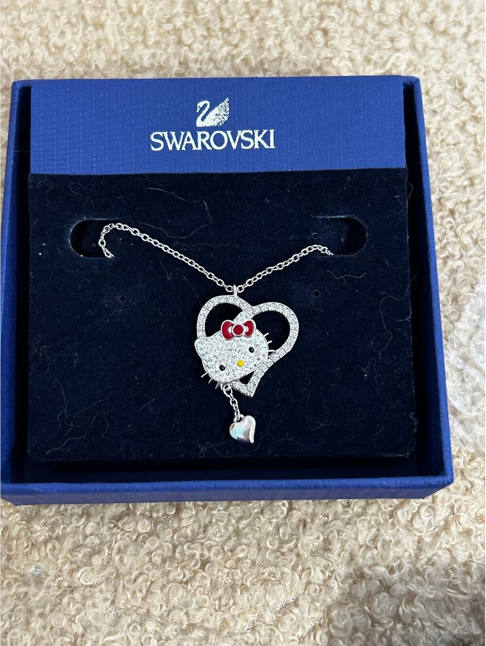 Swarovski Hello Kitty Crystal Heart Pendant Necklace Pink Heart Charm Box Sanrio